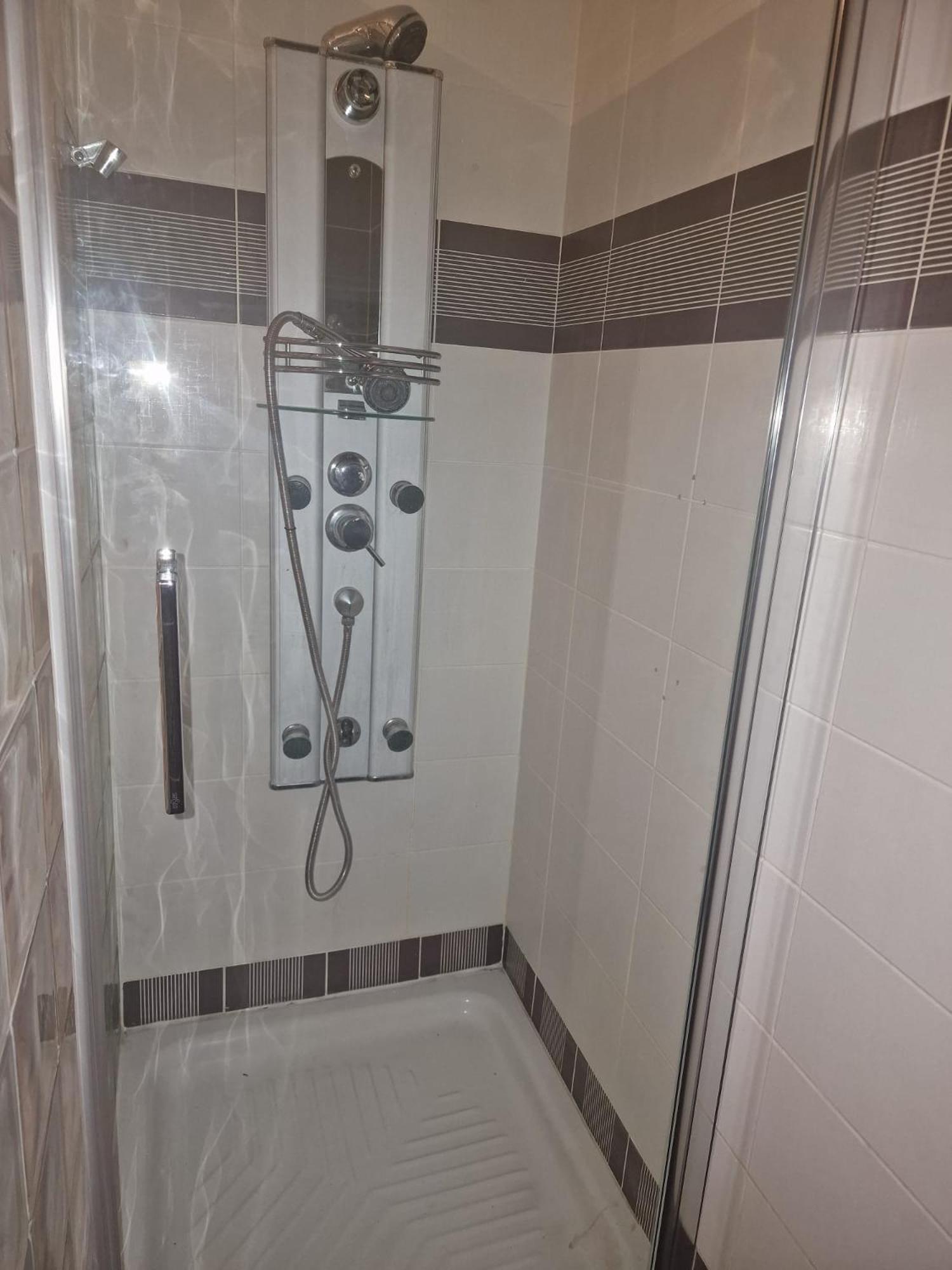 Une Chambre Dans Un Appartement - Luxary Calm Saint-Gratien  Exterior photo